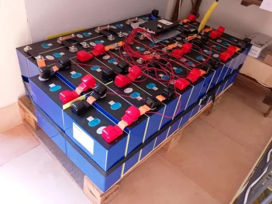 [Nergiza.com] Tamaño batería para instalación fotovoltaica.
